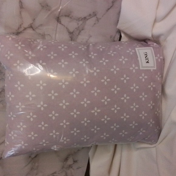 Madison Parks Essentials Lavender and white king sheet set - Picture 3 of 6